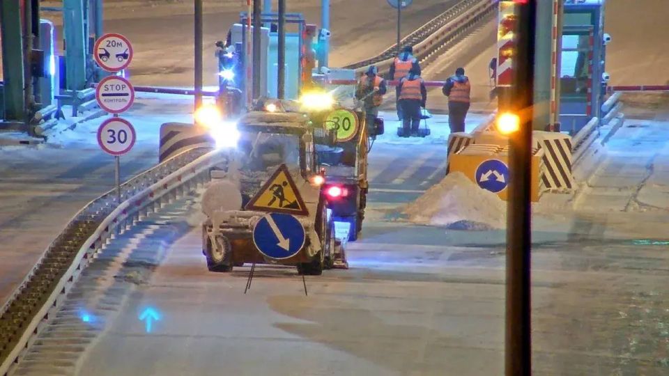 Последствия снежного циклона ликвидируют в Хабаровском крае