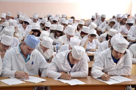 Решить проблему дефицита медкадров упразднением бюджетных мест предложили депутаты в Хабаровском крае