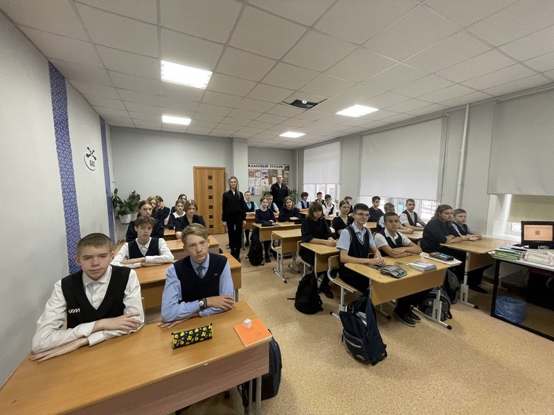 Профилактика безопасности и патриотическое воспитание: мероприятия Госавтоинспекции в Николаевском и Ванинском районах