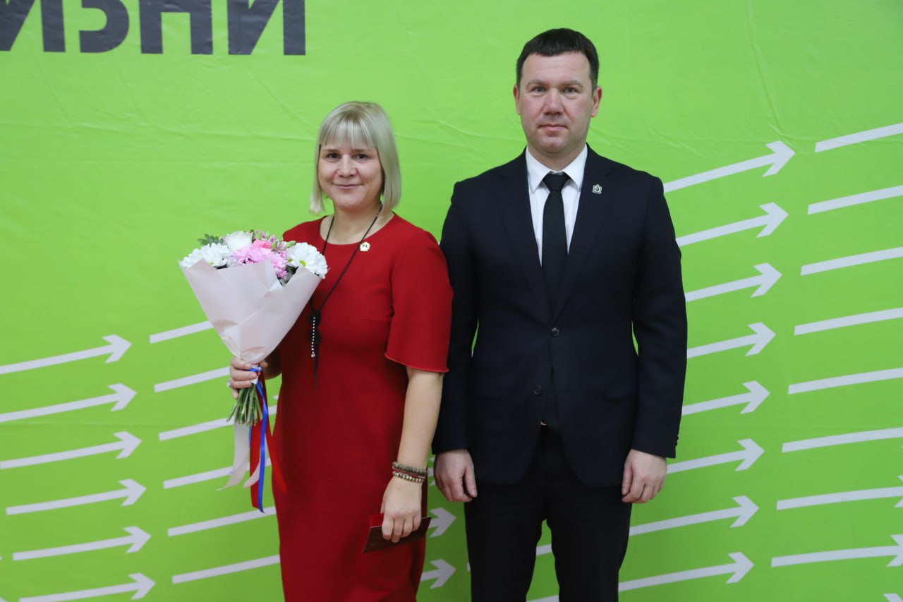 Знаки отличия комплекса ГТО вручил министр спорта Хабаровского края Знаки отличия комплекса ГТО вручил министр спорта Хабаровского края