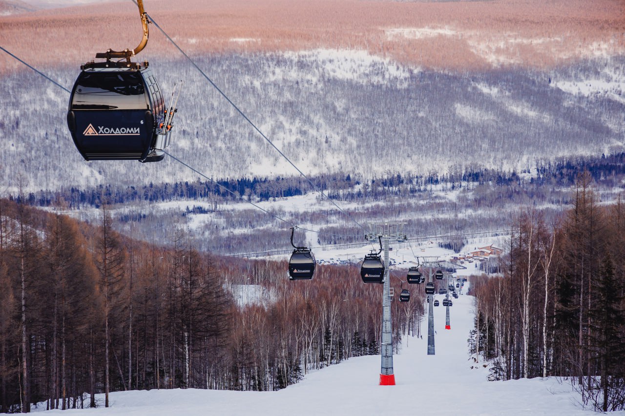 Горнолыжный курорт «Холдоми» первым в России открывает зимний сезон 2025/2026 Горнолыжный курорт «Холдоми» первым в России открывает зимний сезон 2025/2026