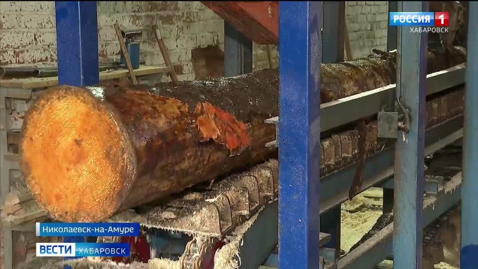 Дмитрий Демешин поручил усилить работу по возведению в крае социальных деревянных домокомплектов