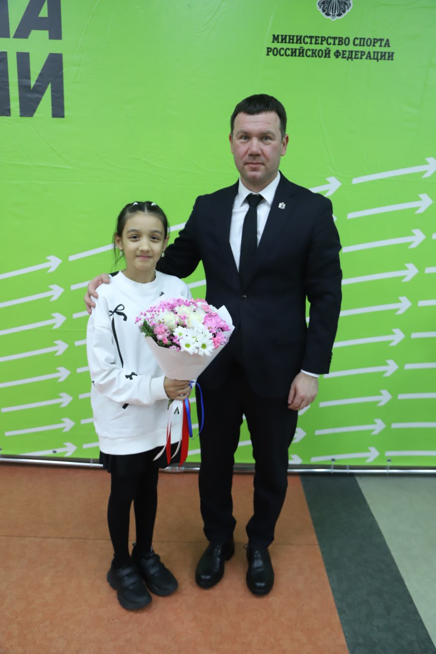 Знаки отличия комплекса ГТО вручил министр спорта Хабаровского края Знаки отличия комплекса ГТО вручил министр спорта Хабаровского края