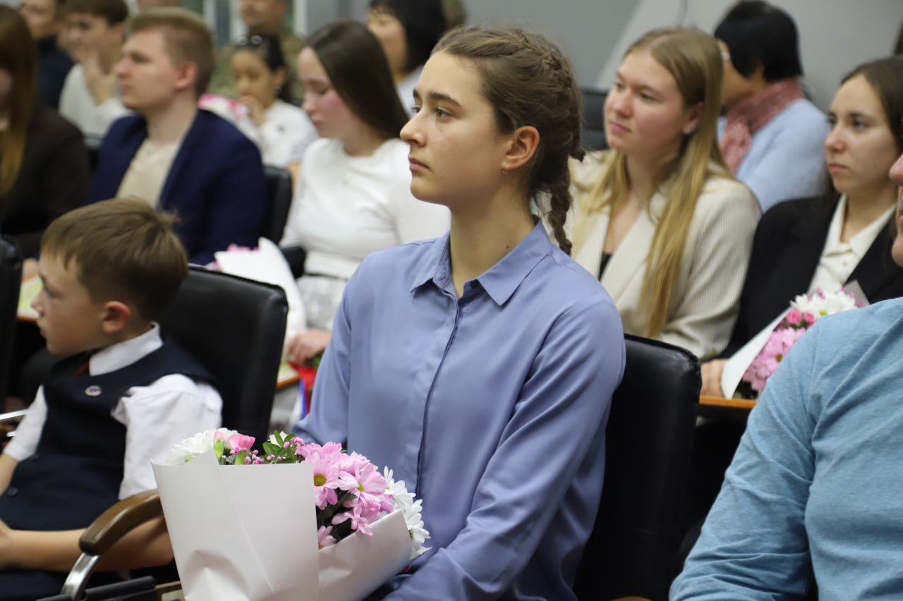 Знаки отличия комплекса ГТО вручил министр спорта Хабаровского края Знаки отличия комплекса ГТО вручил министр спорта Хабаровского края