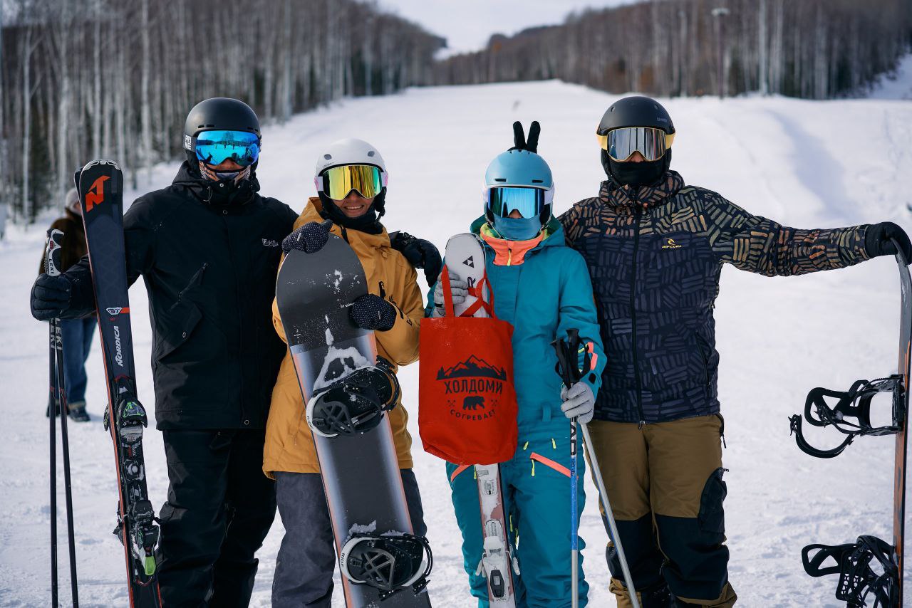 Горнолыжный курорт «Холдоми» первым в России открывает зимний сезон 2025/2026 Горнолыжный курорт «Холдоми» первым в России открывает зимний сезон 2025/2026