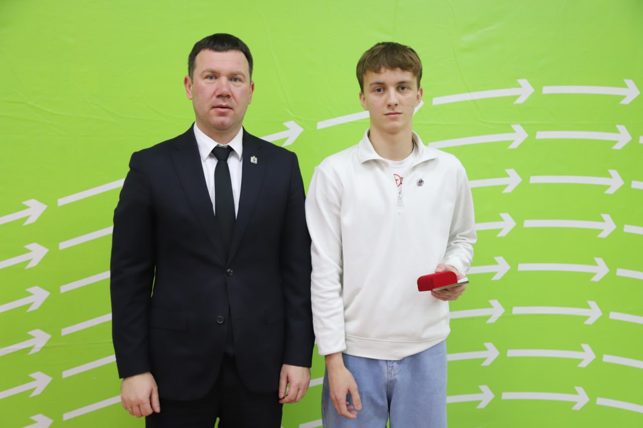 Знаки отличия комплекса ГТО вручил министр спорта Хабаровского края Знаки отличия комплекса ГТО вручил министр спорта Хабаровского края