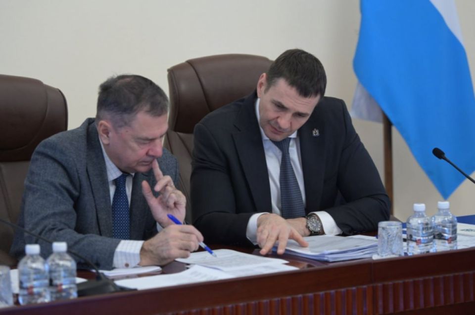 Развитие Амура обсудили в Хабаровском крае с представителем Президента России