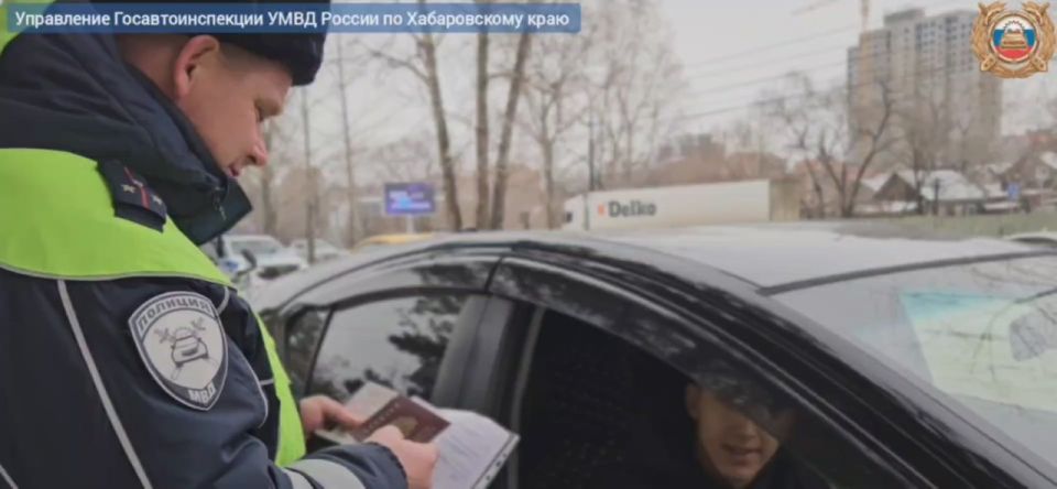 Пешеходный переход есть. И его нельзя не заметить