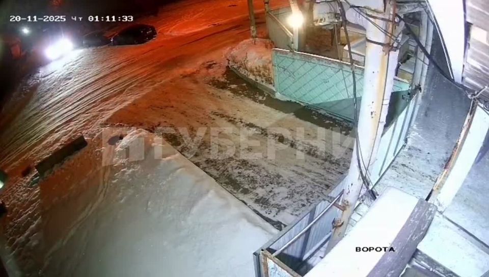 Внедорожник задел припаркованный «Приус» и скрылся с места ДТП в Хабаровске