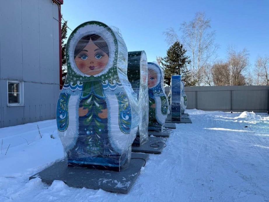 Главную площадь Хабаровска преображают к Новому году Главную площадь Хабаровска преображают к Новому году