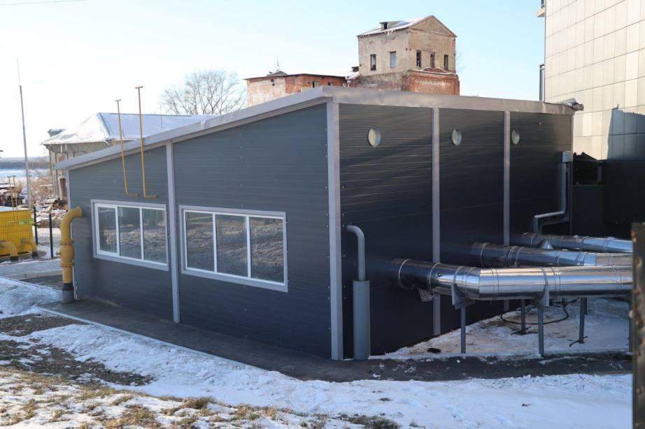 Губернатор Хабаровского края Дмитрий Демешин осмотрел сданный долгострой на ул. Салтыкова-Щедрина в Хабаровске Губернатор Хабаровского края Дмитрий Демешин осмотрел сданный долгострой на ул. Салтыкова-Щедрина в Хабаровске