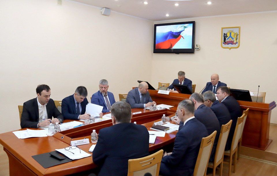 Сергей Кравчук: Аппаратное совещание начал снова с комплексной уборки города и вывоза снега