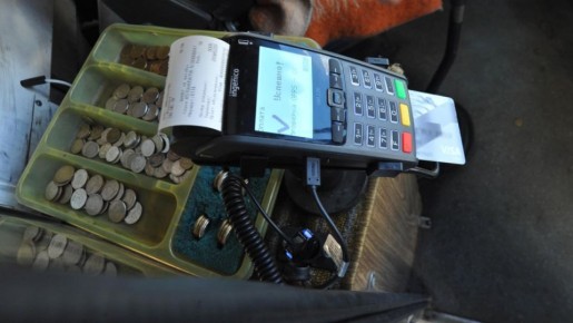 Хабаровчан призывают бороться с «переводами на карту» в автобусах