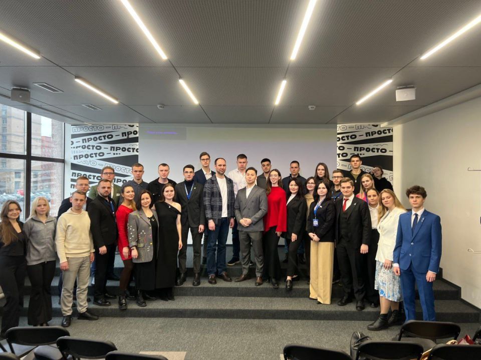 Председатель Молодежной общественной палаты Евгений Красюков принял участие во Всероссийском форуме молодых парламентариев в Санкт-Петербурге
