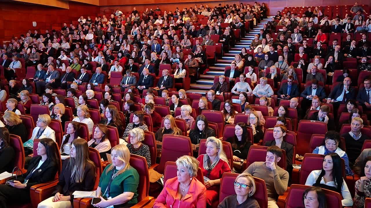 Голос с передовой. В Хабаровске состоялся гражданский форум "Герои среди нас"
