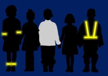 Госавтоинспекция города Хабаровска разъясняет о необходимости использования световозвращающих элементов