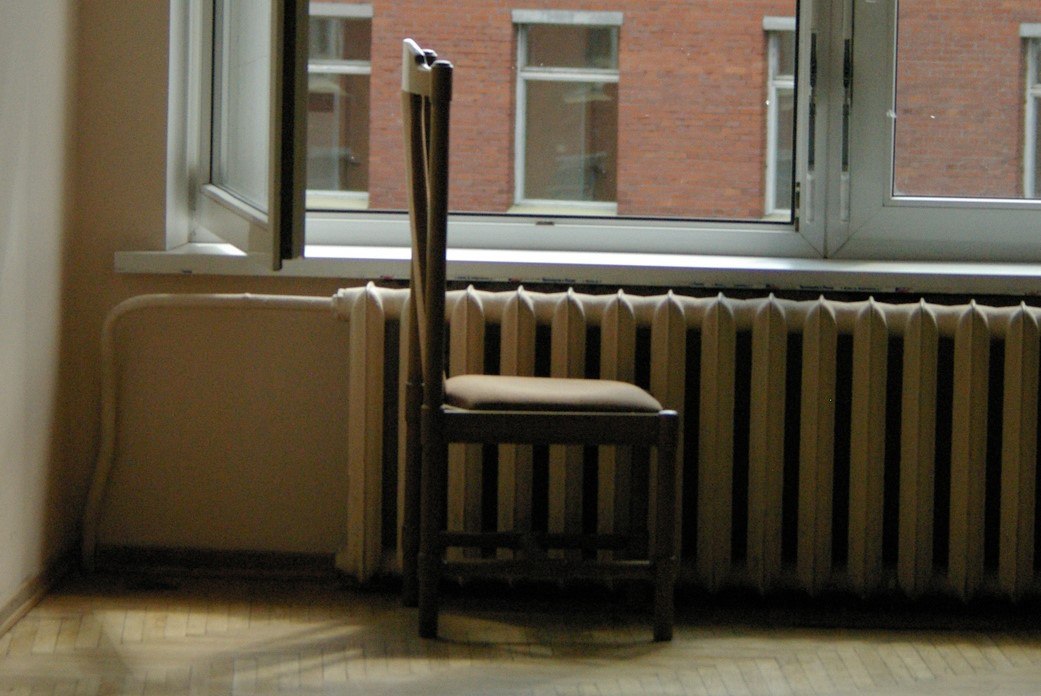 В сырой и неотапливаемой квартире вынуждена жить хабаровчанка с ребенком-инвалидом