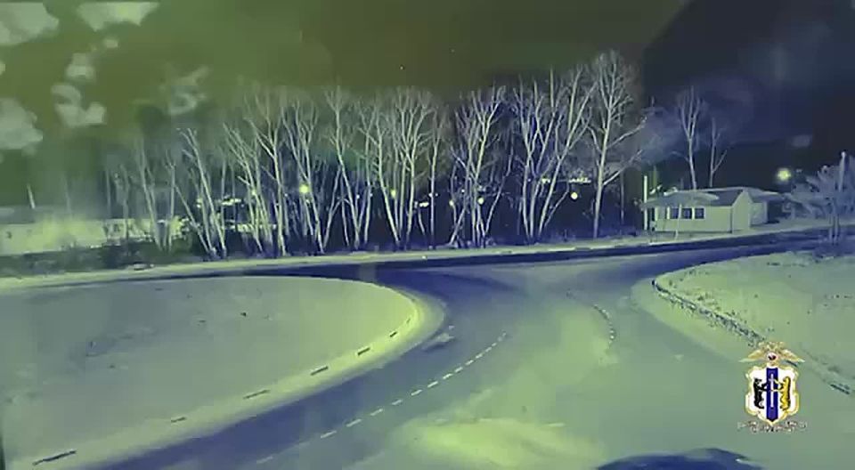 Амурчанин угнал машину, чтобы доехать до дома, но разбил ее и сбежал