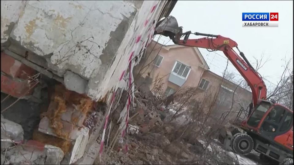 Снос ещё одного ветхого дома начался сегодня в Хабаровске