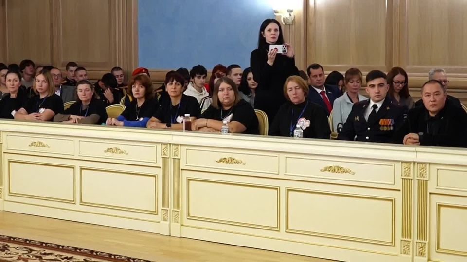 Гражданский форум в Хабаровске объединил тыл и фронт