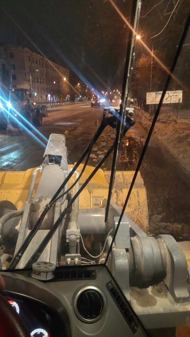 Коммунальную аварию на улице Сидоренко в Комсомольске устраняли всю ночь Коммунальную аварию на улице Сидоренко в Комсомольске устраняли всю ночь