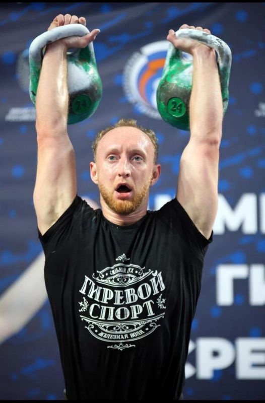 Хабаровчанин стал серебряным призёром чемпионата России по гиревому спорту среди любителей