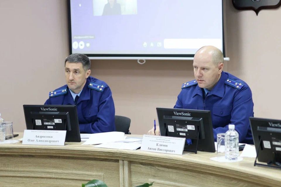 Заместитель начальника управления Генпрокуратуры России по ДФО Антон Климов провел личный прием граждан в Нанайском районе Хабаровского края