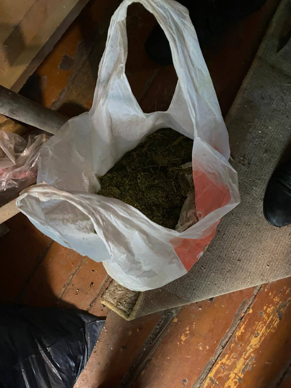 В Комсомольском районе полицейскими возбуждено уголовное дело о незаконном хранении наркотических средств и боевых патронов В Комсомольском районе полицейскими возбуждено уголовное дело о незаконном хранении наркотических средств и боевых патронов