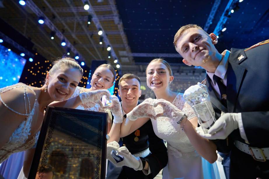 Кадеты Хабаровского края станут участниками Х Юбилейного Международного Кремлевского Благотворительного Кадетского Бала Кадеты Хабаровского края станут участниками Х Юбилейного Международного Кремлевского Благотворительного Кадетского Бала