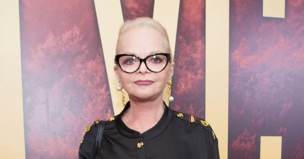 Культура отмены добралась до Ларисы Долиной — люди массово возвращают билеты на её выступления