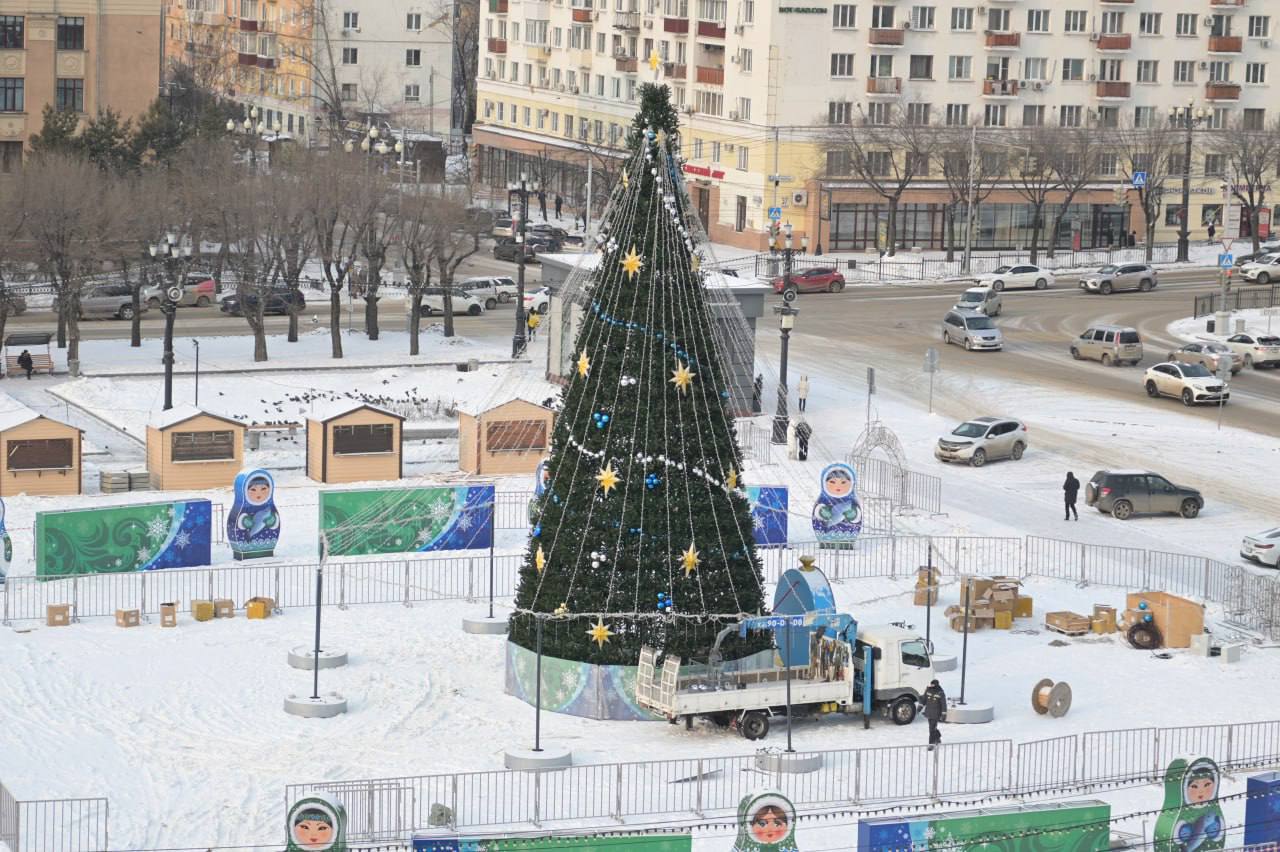 Десятки огней зажгутся на главной ёлке Хабаровска уже сегодня!