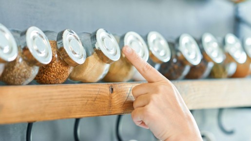 Специи выветриваются из-за этой частой ошибки моментально: так их хранит каждая вторая