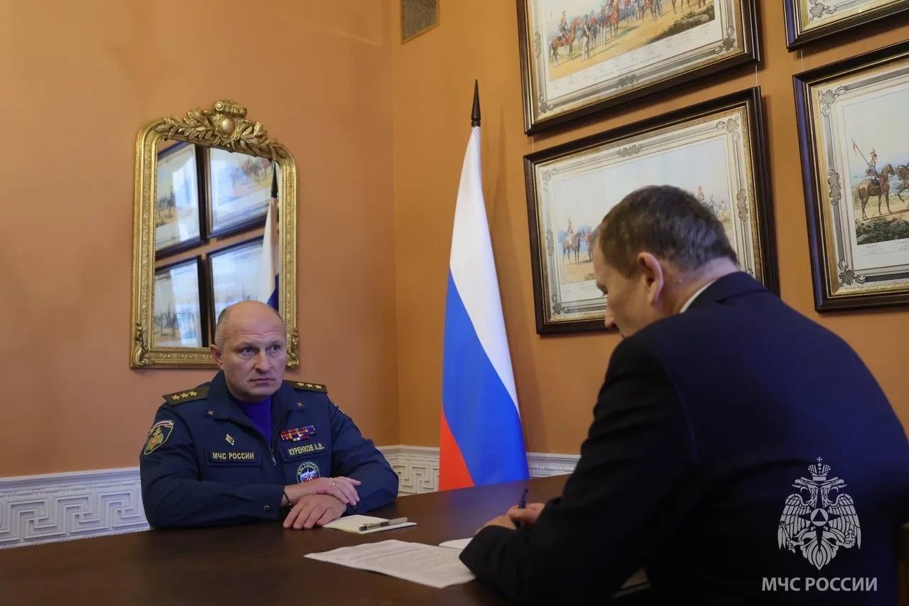 Глава МЧС России Александр Куренков завершил рабочую поездку в Ленинградской области Глава МЧС России Александр Куренков завершил рабочую поездку в Ленинградской области