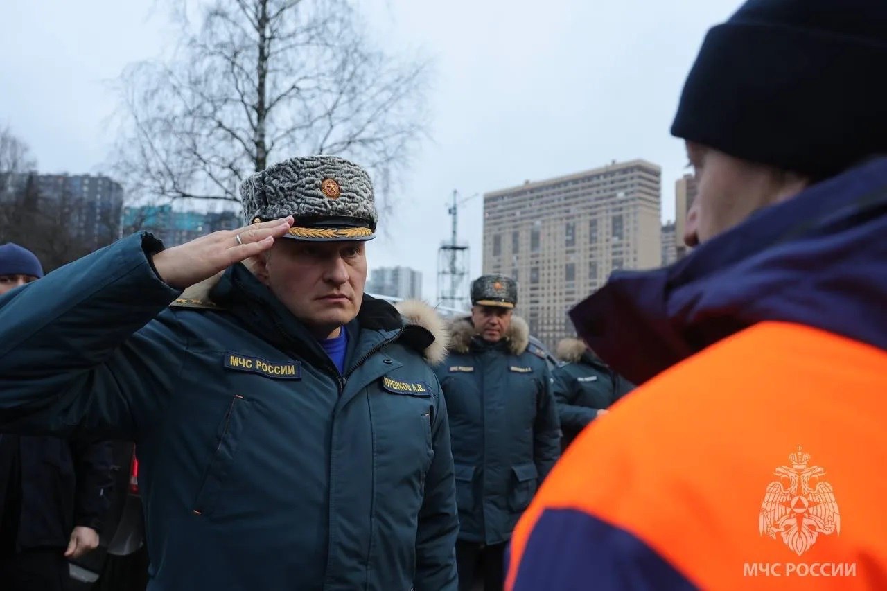 Глава МЧС России Александр Куренков завершил рабочую поездку в Ленинградской области Глава МЧС России Александр Куренков завершил рабочую поездку в Ленинградской области