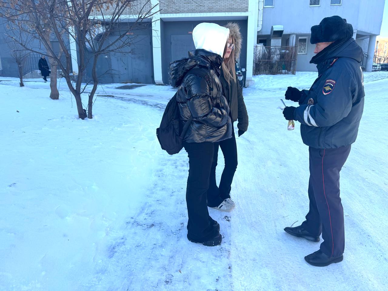 Сотрудники Госавтоинспекции города Хабаровска провели профилактическую акцию «Стань ярче на дорогах» Сотрудники Госавтоинспекции города Хабаровска провели профилактическую акцию «Стань ярче на дорогах»