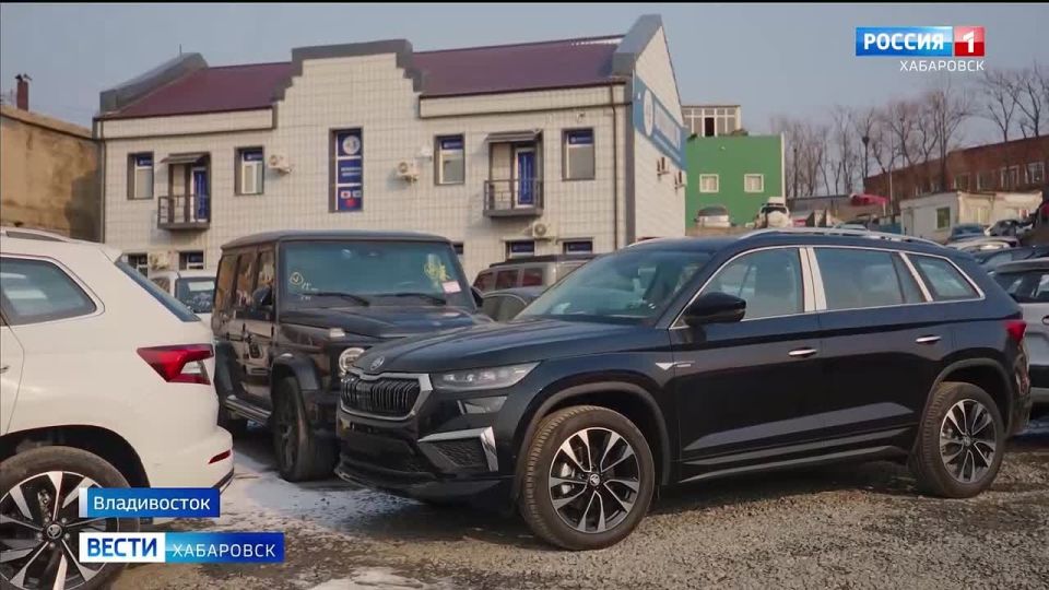Росаккредитация: запрета на ввоз в страну праворульных и гибридных автомобилей не было