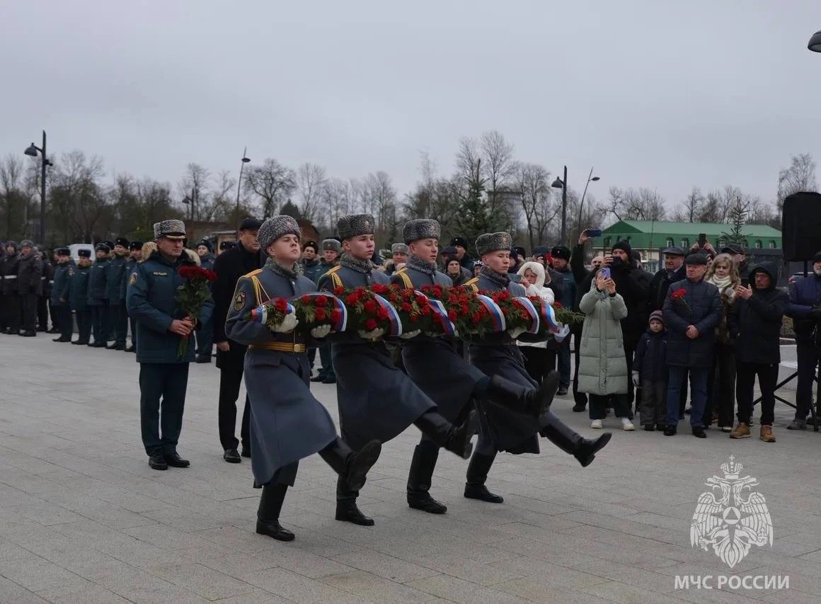 Глава МЧС России Александр Куренков завершил рабочую поездку в Ленинградской области Глава МЧС России Александр Куренков завершил рабочую поездку в Ленинградской области