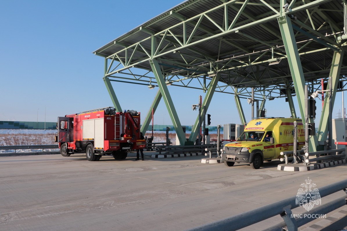 Межведомственное учение на федеральной трассе прошли в пригороде Хабаровска Межведомственное учение на федеральной трассе прошли в пригороде Хабаровска