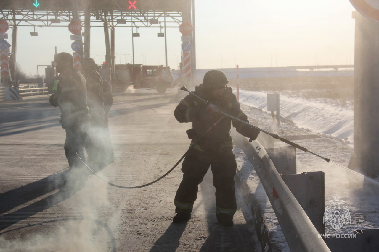 Межведомственное учение на федеральной трассе прошли в пригороде Хабаровска Межведомственное учение на федеральной трассе прошли в пригороде Хабаровска