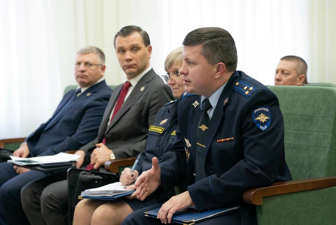 Сегодня под председательством прокурора Хабаровского края Виталия Степанова состоялось заседание координационного совещания руководителей правоохранительных органов региона Сегодня под председательством прокурора Хабаровского края Виталия Степанова состоялось заседание координационного совещания руководителей правоохранительных органов региона