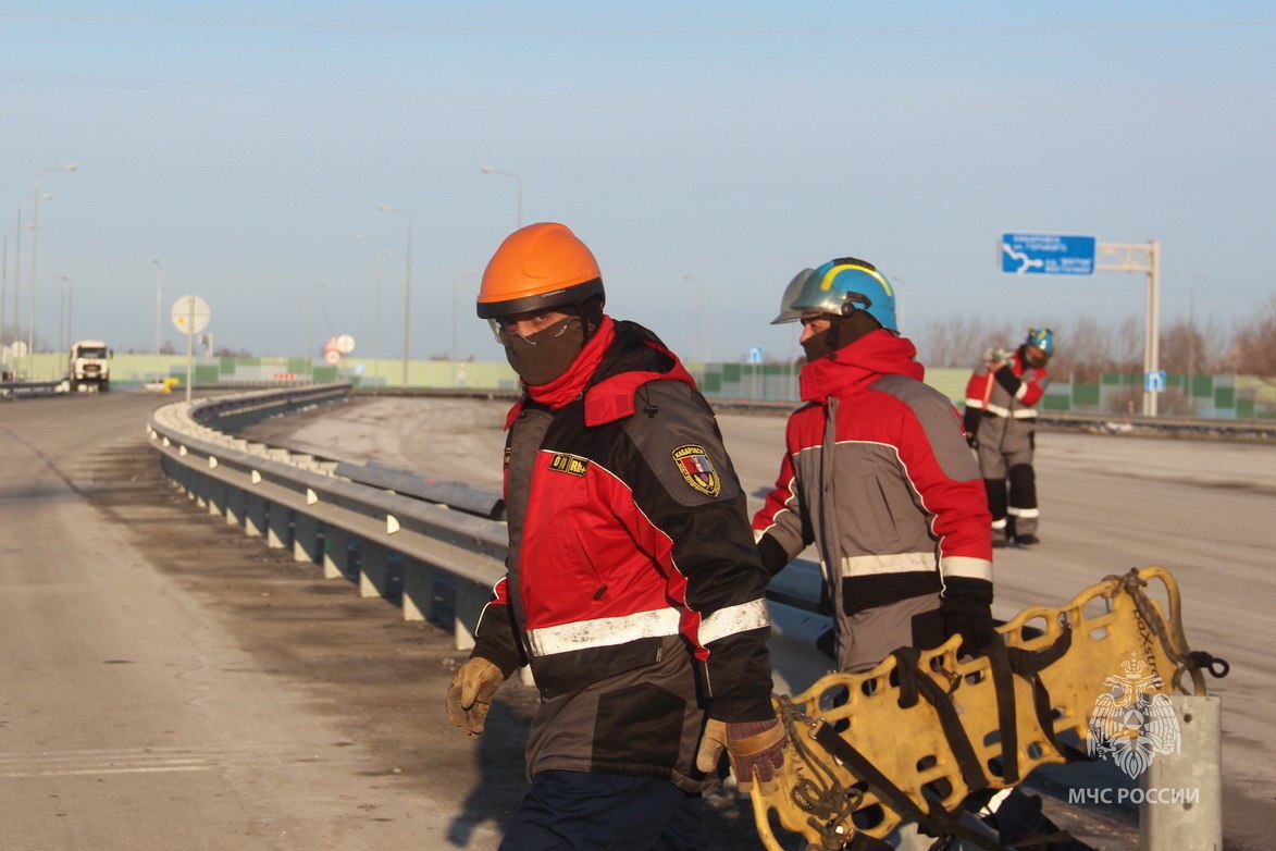 Межведомственное учение на федеральной трассе прошли в пригороде Хабаровска Межведомственное учение на федеральной трассе прошли в пригороде Хабаровска