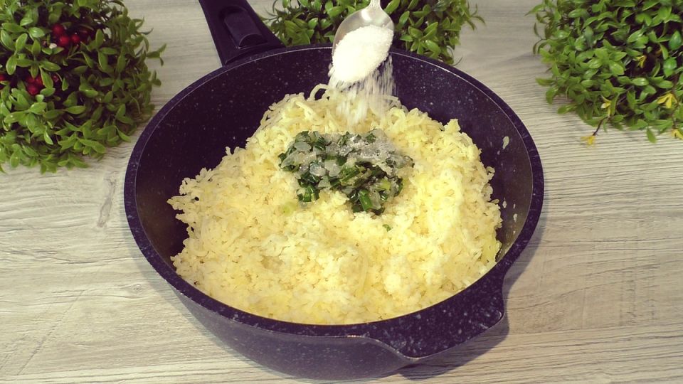 Как испечь пышные пирожки на творожном тесте: хитрости и оригинальные идеи для начинки