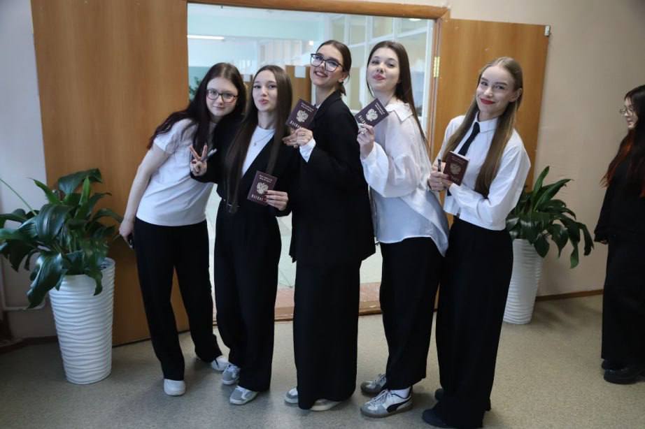 Итоговое сочинение и изложение написали выпускники Хабаровского края Итоговое сочинение и изложение написали выпускники Хабаровского края