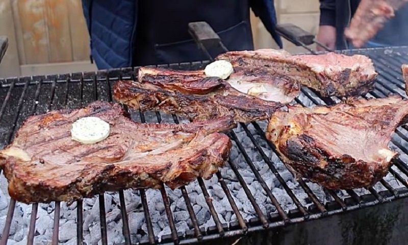 Чарующий вкус армянского шашлыка: секреты мастерства