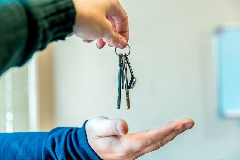 Лжериелторов из Хабаровска осудили за сдачу несуществующих квартир