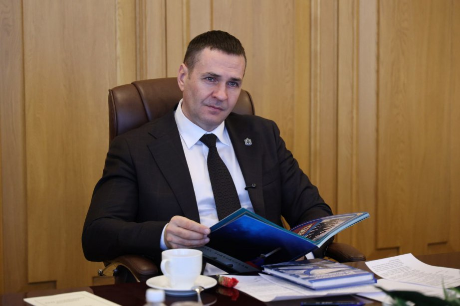 Дмитрий Демешин поздравил с юбилеем ветерана Военно-морского флота Дмитрий Демешин поздравил с юбилеем ветерана Военно-морского флота