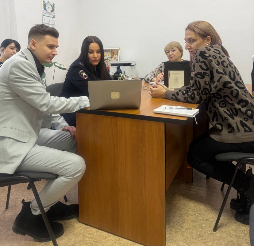 В Центре профилактики детского дорожно-транспортного травматизма прошла рабочая встреча с представителем образовательной онлайн платформы Учи.ру - руководителем группы по работе с органами государственной власти...