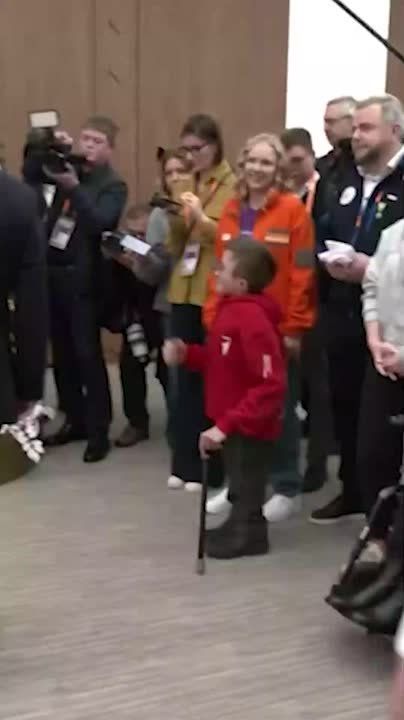 Главные новости за день:. Владимир Путин принял участие во всероссийской новогодней акции "Ёлка желаний" Президент РФ наградил волонтера года Ушаков раскрыл подробности переговоров Путина и Уиткоффа, а также ответил на...