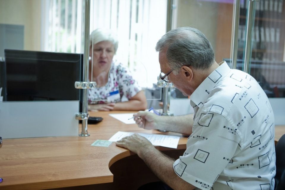 Пенсионеры подают в суд на СФР: право на доступ к пенсионным делам