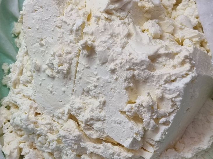 Возьмите творог и сметану – через 10 минут насладитесь невероятной вкуснятиной: магазинный аналог и рядом не стоял